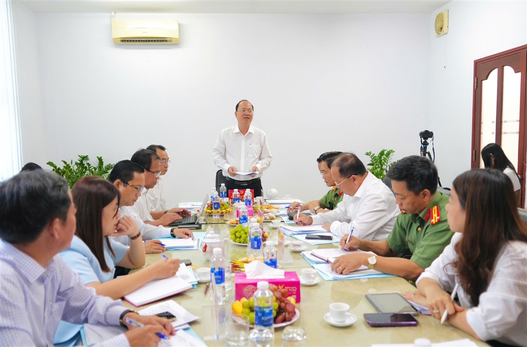Bí thư Tỉnh ủy làm việc với Trung tâm Chuyển đổi số, thống nhất chủ trương nâng cấp Trung tâm Dữ liệu tỉnh